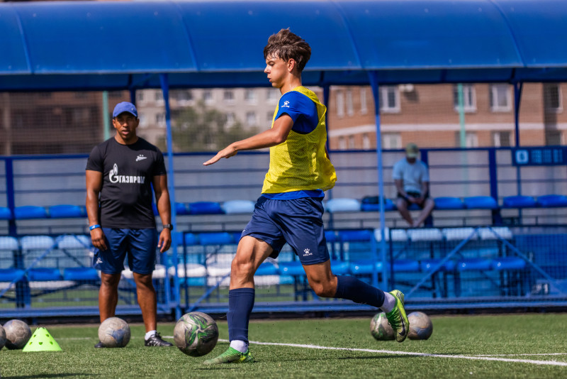 Тренировка «Зенита» U-16 перед матчем с «Уралом» U-16