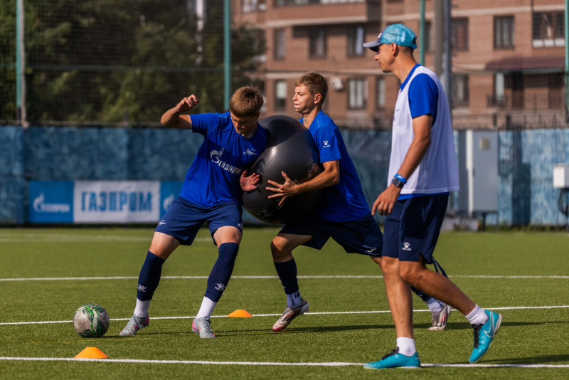 Тренировка «Зенита» U-17 перед матчем с «Уралом» U-17