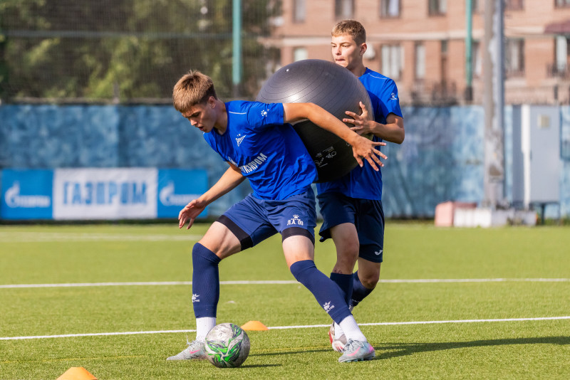Тренировка «Зенита» U-17 перед матчем с «Уралом» U-17