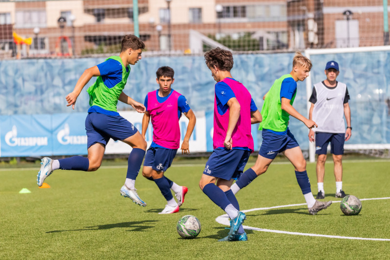 Тренировка «Зенита» U-17 перед матчем с «Уралом» U-17
