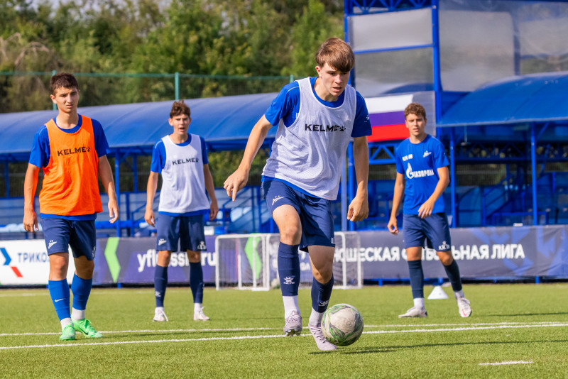 Тренировка «Зенита» U-18 перед матчем с «Уралом» U-18