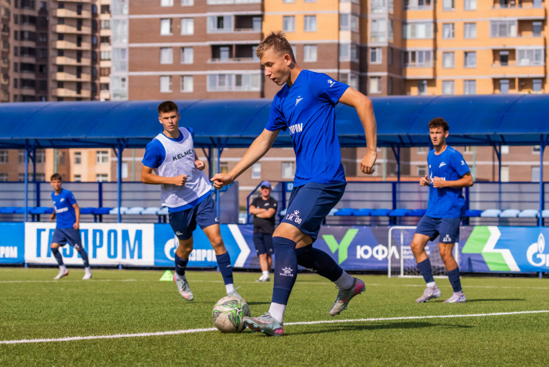 Тренировка «Зенита» U-18 перед матчем с «Уралом» U-18