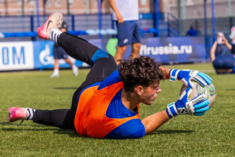 Тренировка «Зенита» U-18 перед матчем с «Уралом» U-18