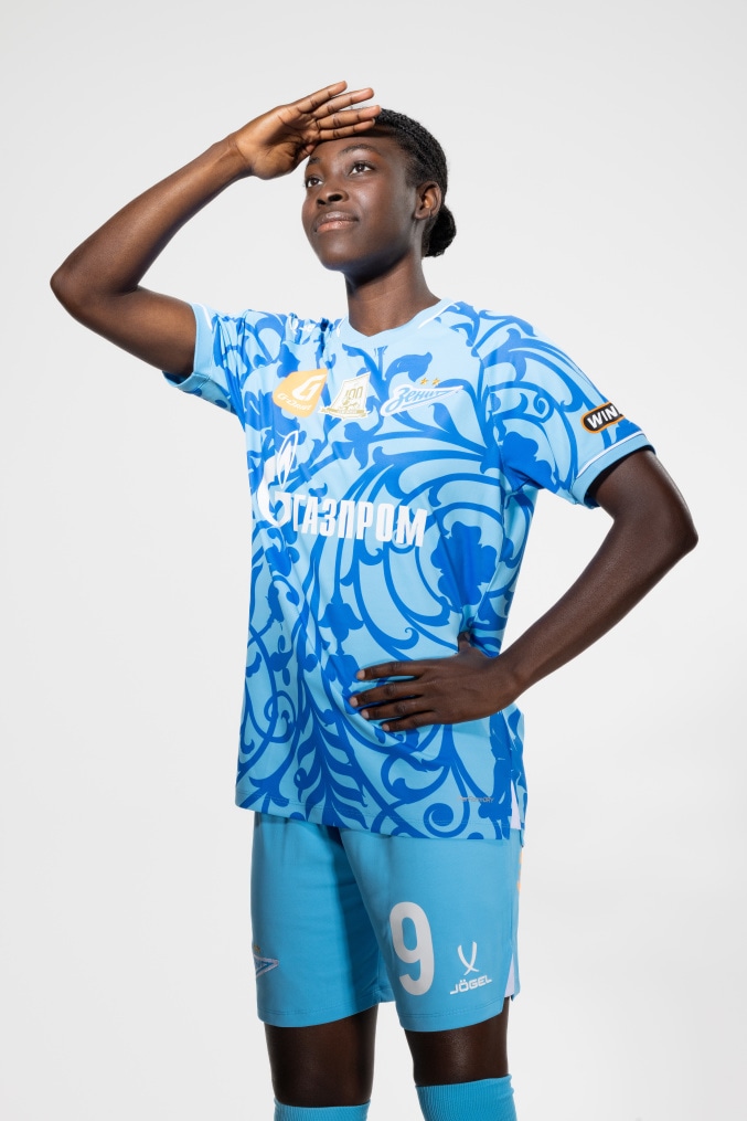 Фотосессия основного состава женского футбольного клуба «Зенит» сезона 2025/2026 (Jogel).