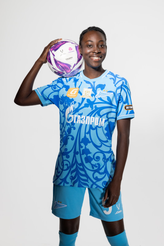 Фотосессия основного состава женского футбольного клуба «Зенит» сезона 2025/2026 (Jogel).