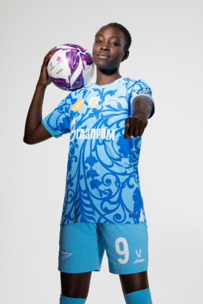 Фотосессия основного состава женского футбольного клуба «Зенит» сезона 2025/2026 (Jogel).