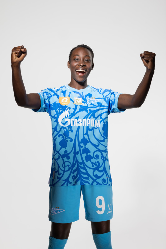 Фотосессия основного состава женского футбольного клуба «Зенит» сезона 2025/2026 (Jogel).