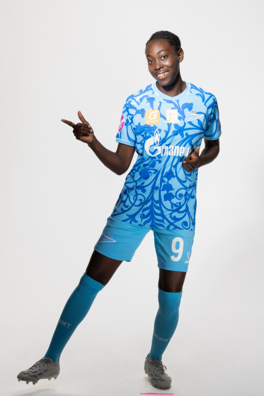 Фотосессия основного состава женского футбольного клуба «Зенит» сезона 2025/2026 (Jogel).