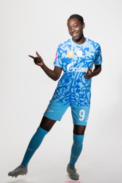 Фотосессия основного состава женского футбольного клуба «Зенит» сезона 2025/2026 (Jogel).