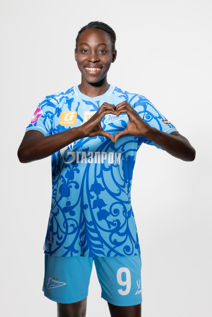 Фотосессия основного состава женского футбольного клуба «Зенит» сезона 2025/2026 (Jogel).