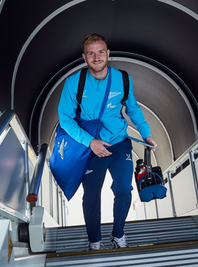 Вылет команды в Оренбург на матч с «Оренбургом»