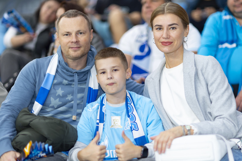 Болельщики на матче «Зенит» — «Пари НН»