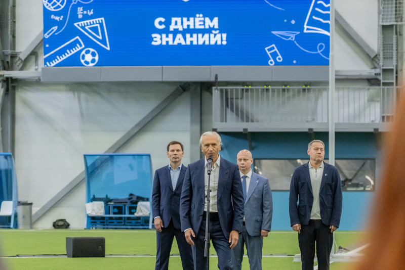 Открытие манежа и  пресс-тур по школе  и экскурсия для почетных гостей