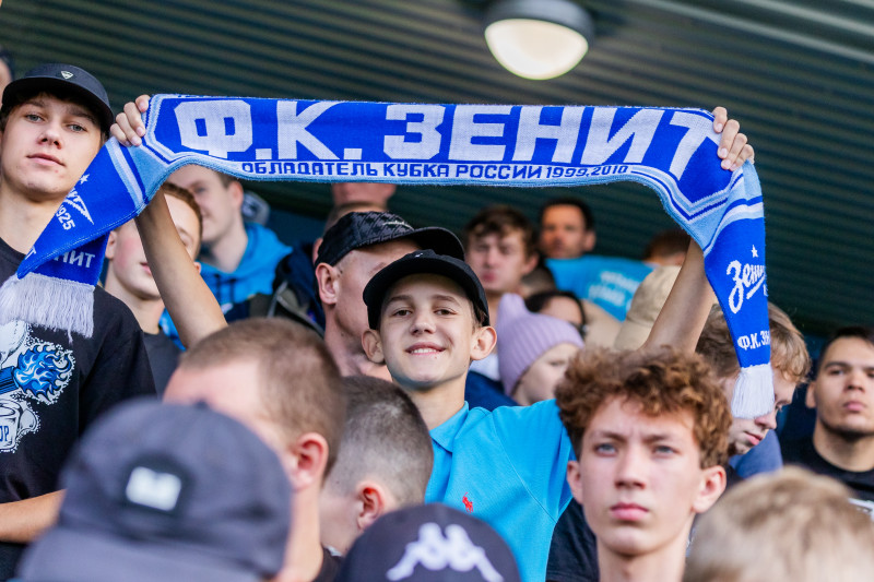 Фанаты на матче «Зенит»-2 — «Иркутск»