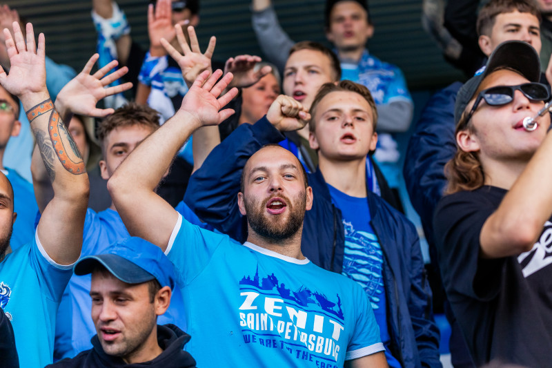 Фанаты на матче «Зенит»-2 — «Иркутск»