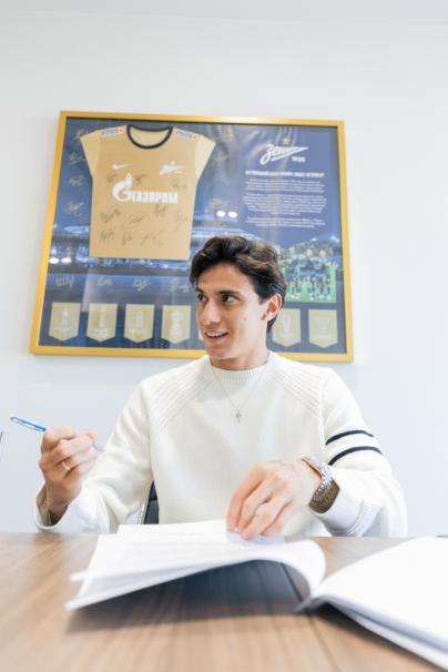 «Зенит» продлил соглашение с Густаво Мантуаном