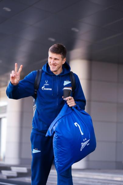 Вылет команды в Самару на матч с «Акроном»