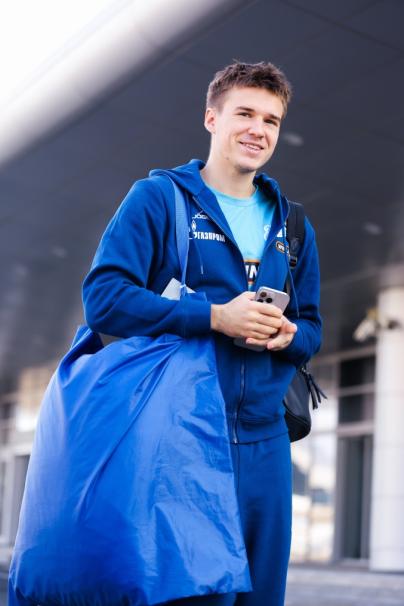 Вылет команды в Самару на матч с «Акроном»