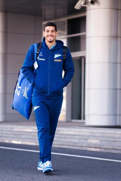 Вылет команды в Самару на матч с «Акроном»