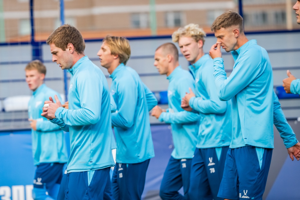 Тренировка «Зенита»-м перед товарищеским матчем «Зенит»-м — СШОР «Зенит»-м