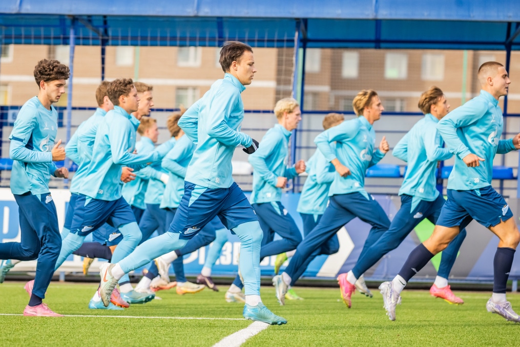 Тренировка «Зенита»-м перед товарищеским матчем «Зенит»-м — СШОР «Зенит»-м