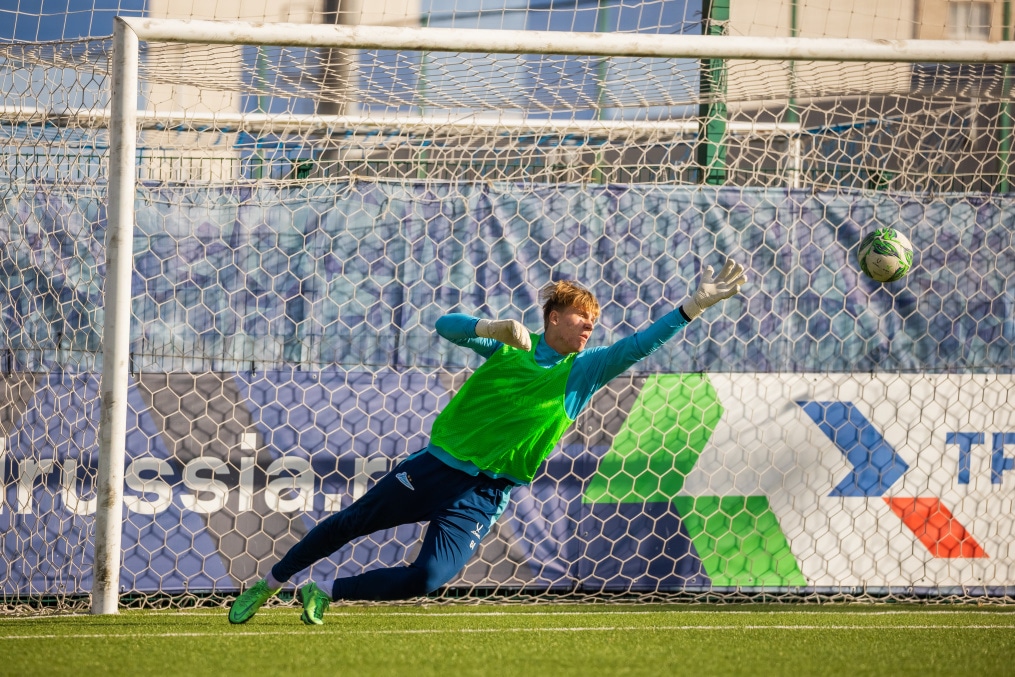 Тренировка «Зенита»-м перед товарищеским матчем «Зенит»-м — СШОР «Зенит»-м