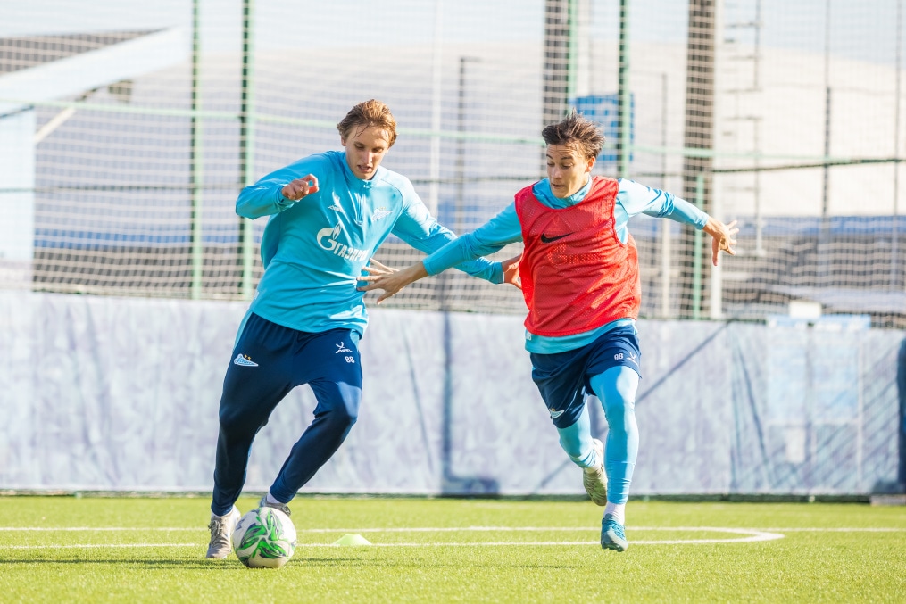 Тренировка «Зенита»-м перед товарищеским матчем «Зенит»-м — СШОР «Зенит»-м