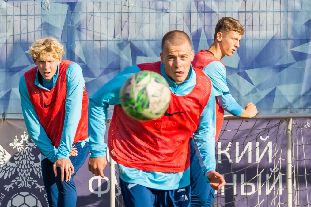 Тренировка «Зенита»-м перед товарищеским матчем «Зенит»-м — СШОР «Зенит»-м