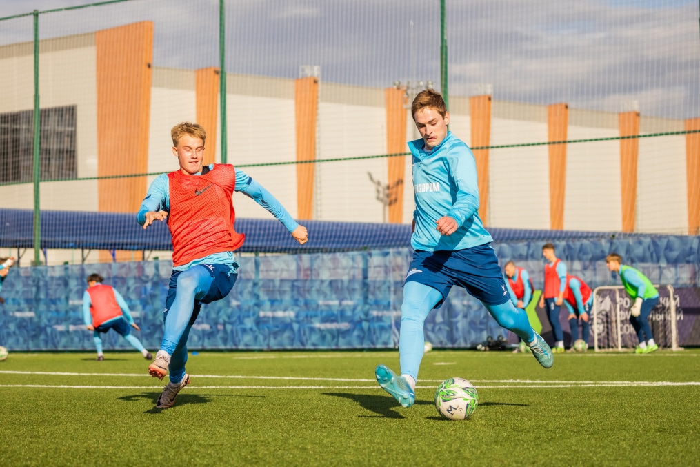 Тренировка «Зенита»-м перед товарищеским матчем «Зенит»-м — СШОР «Зенит»-м