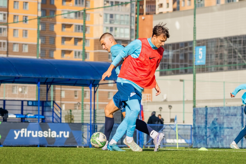 Тренировка «Зенита»-м перед товарищеским матчем «Зенит»-м — СШОР «Зенит»-м