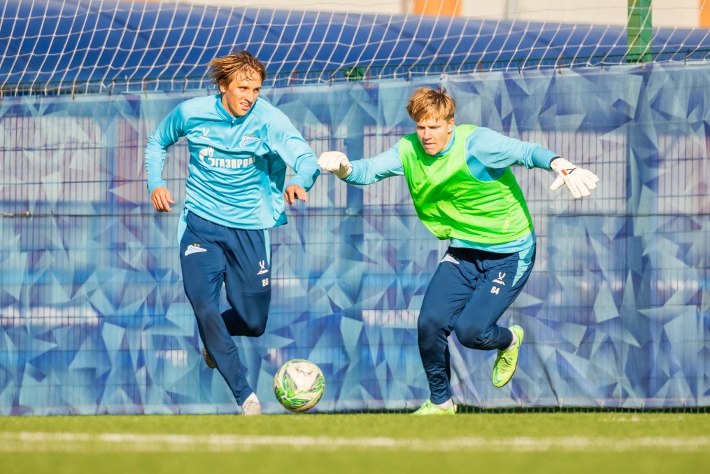 Тренировка «Зенита»-м перед товарищеским матчем «Зенит»-м — СШОР «Зенит»-м