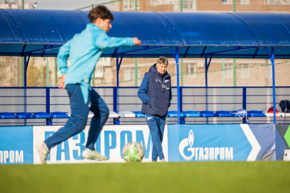 Тренировка «Зенита»-м перед товарищеским матчем «Зенит»-м — СШОР «Зенит»-м