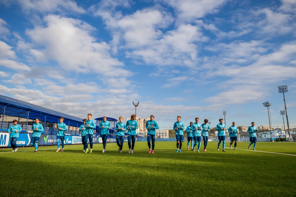 Тренировка «Зенита»-м перед товарищеским матчем «Зенит»-м — СШОР «Зенит»-м
