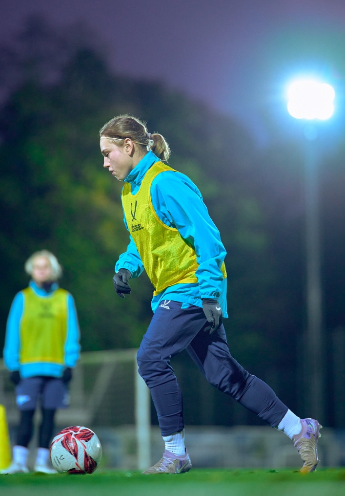 Тренировка женской молодежной команды перед матчем с «Чертаново»-м