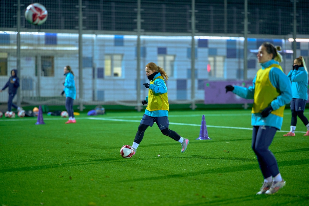 Тренировка женской молодежной команды перед матчем с «Чертаново»-м