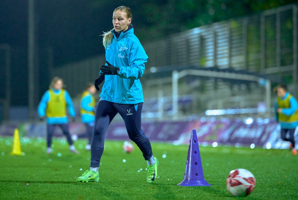 Тренировка женской молодежной команды перед матчем с «Чертаново»-м