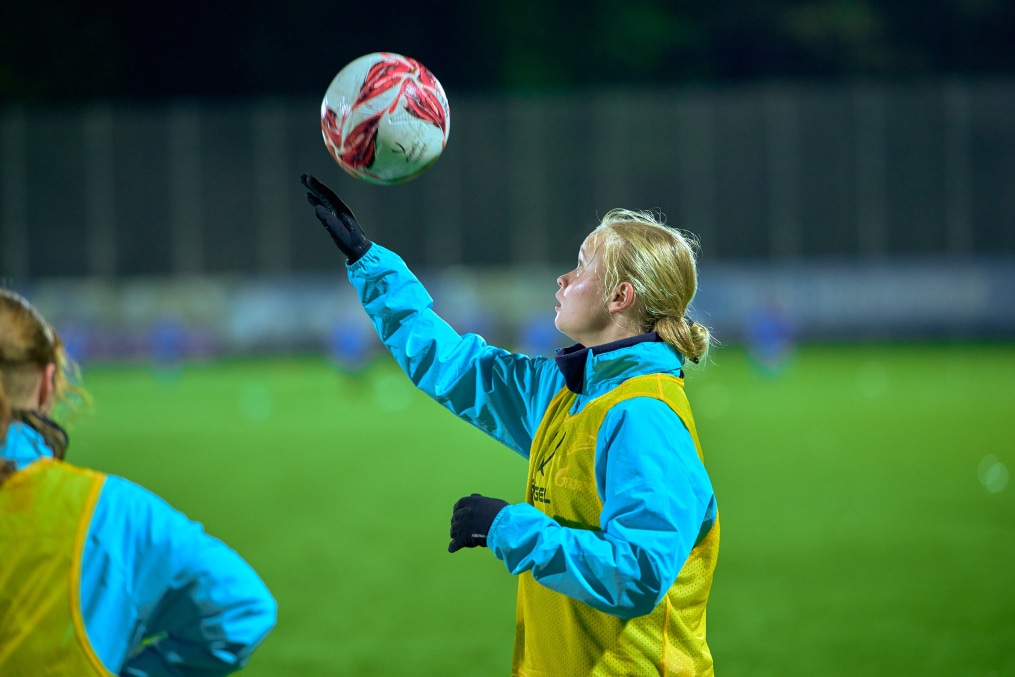 Тренировка женской молодежной команды перед матчем с «Чертаново»-м