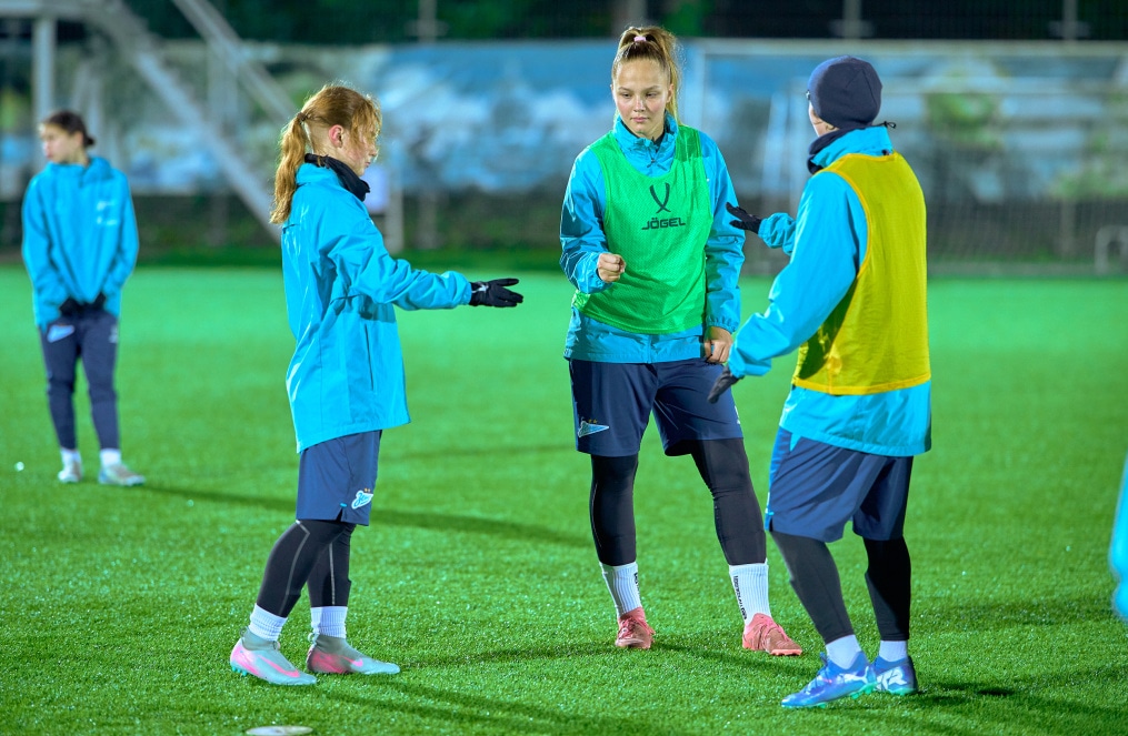 Тренировка женской молодежной команды перед матчем с «Чертаново»-м