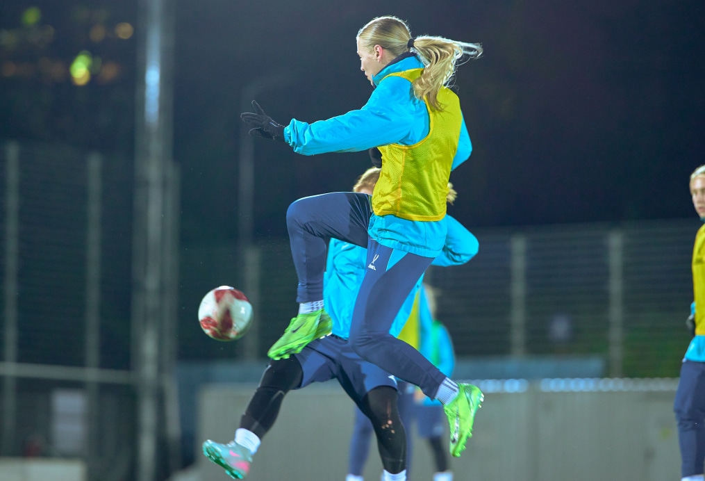 Тренировка женской молодежной команды перед матчем с «Чертаново»-м