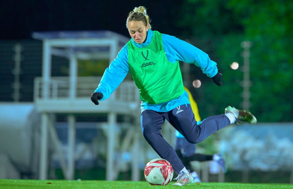 Тренировка женской молодежной команды перед матчем с «Чертаново»-м