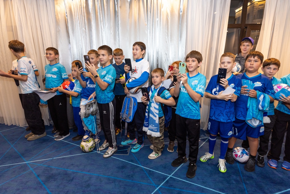 Автограф-сессия для детей школ «Зенит-Чемпионика» в Сочи