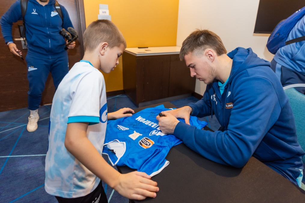 Автограф-сессия для детей школ «Зенит-Чемпионика» в Сочи