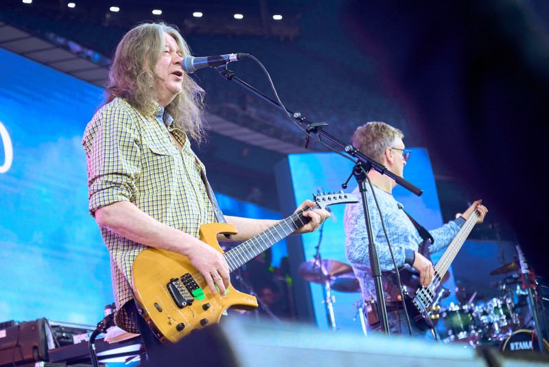 Концерт группы «Чиж и Ко» на главной сцене перед матчем с «Рубином»