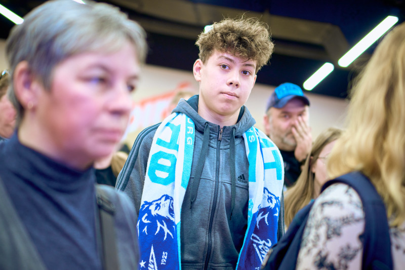 Сине-бело-голубой огонек в фитнес-клубе Spirit. Fitness в ТК «Невский Центр»