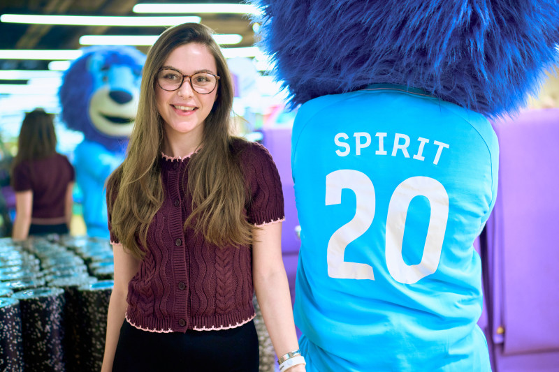 Сине-бело-голубой огонек в фитнес-клубе Spirit. Fitness в ТК «Невский Центр»