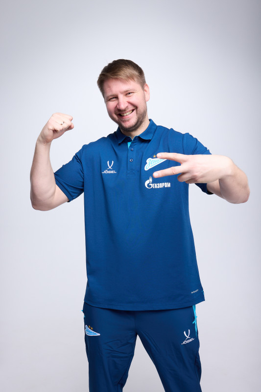 Алексей Тарасюк, главный тренер женской футбольной команды «Зенит»