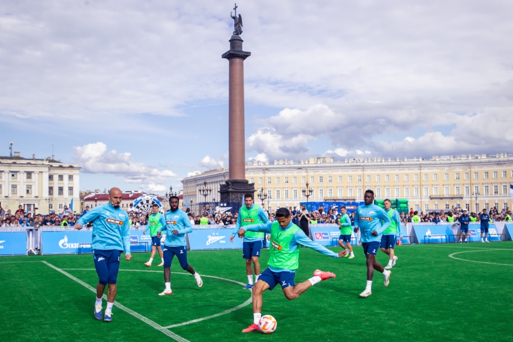 «Зенит» на Дворцовой: самая масштабная открытая тренировка