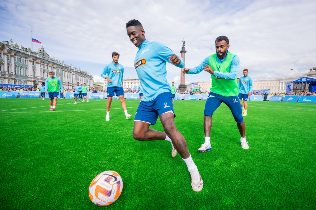 «Зенит» на Дворцовой: самая масштабная открытая тренировка