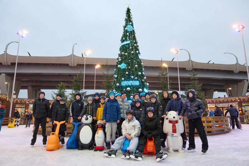 Мегатурнир «»Зенит» рядом». День 1: мастер-класс на катке для участников турнира