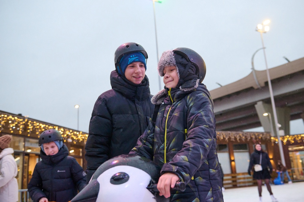 Мегатурнир «»Зенит» рядом». День 1: мастер-класс на катке для участников турнира